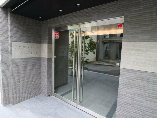 クレヴィスタ北千住のエントランス
