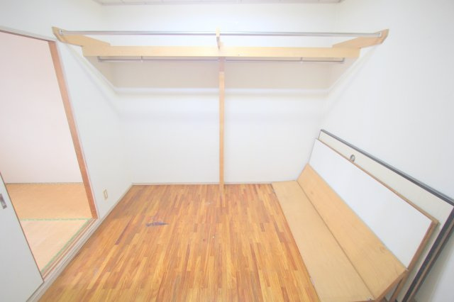 【洋室】 | 和光市新倉2丁目　中古テラスハウス（朝霞店） | 2025年11月撮影/4.5帖洋室