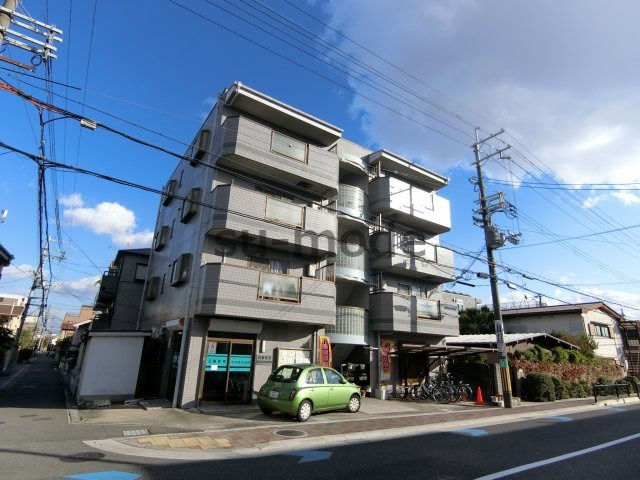 日東西中条ハイツの外観