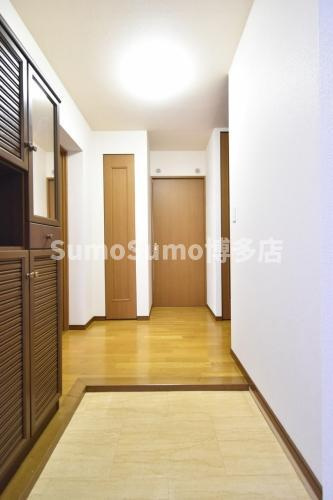 阿部第3ビルの玄関