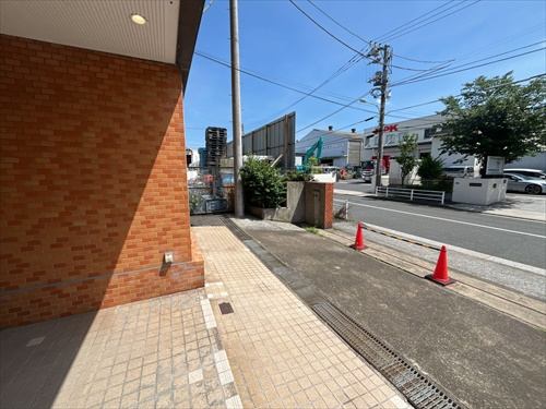 京浜島２７１０事務所のエントランス