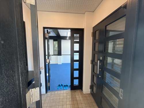 京浜島２７１０事務所のエントランス