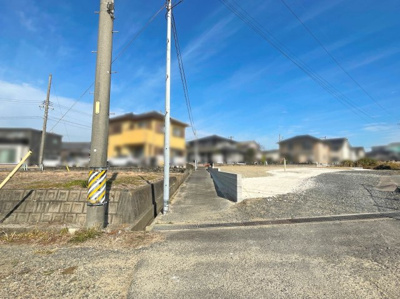 【前面道路含む現地写真】 | 鈴鹿市南旭が丘３丁目