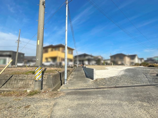 【前面道路含む現地写真】 | 鈴鹿市南旭が丘３丁目