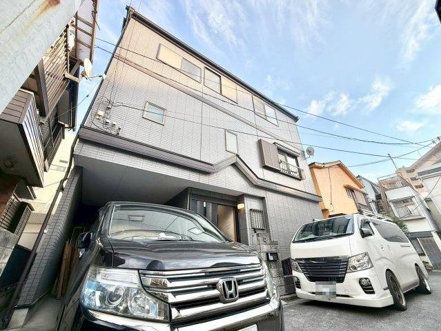 板橋区東坂下1丁目　中古戸建の外観|現地写真（2025.12.08撮影）

現地ご見学希望・資料請求などお気軽にお問い合わせ下さい！
03-5990-5201