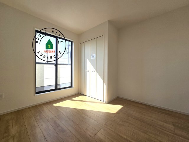 熊本市東区花立6丁目第2-1棟（1号棟）　の洋室|採光良好な洋室は全居室、複層ガラスの遮熱効果と断熱効果で、一年中快適に過ごせます。