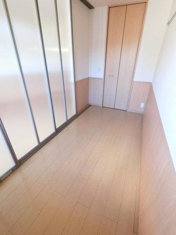 イデアルの洋室