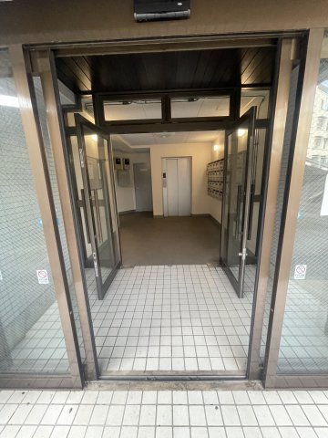 【エントランス】