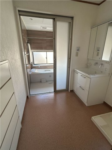 【洗面所】 | 沼津市新沢田町 売作業所・住居 EH05985 | 沼津市新沢田町　3F洗面脱衣所・浴室