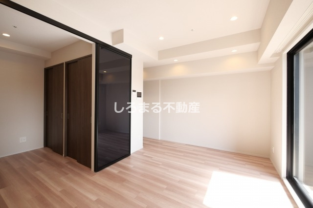 シーズンフラッツ中崎の居間・リビング