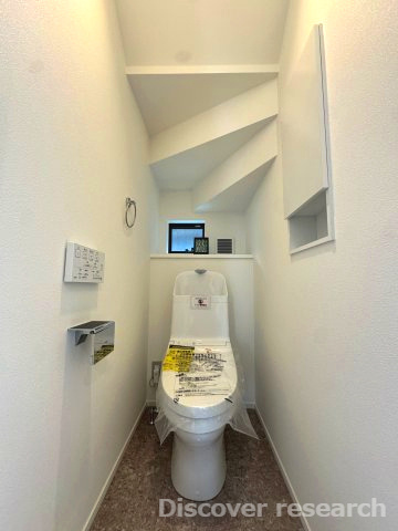 町田市西成瀬1丁目 新築戸建てのトイレ|【１階トイレ（温水洗浄便座）】