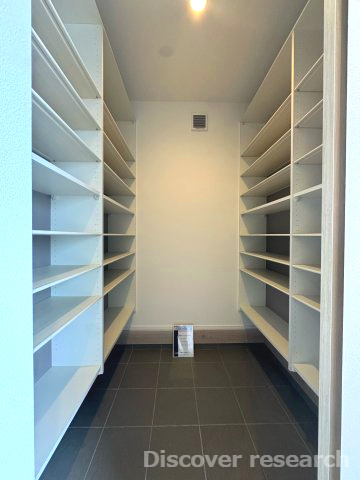 町田市西成瀬1丁目 新築戸建ての玄関|【シューズインクローゼット】