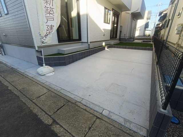 三郷市　上彦名　新築戸建　全2棟の駐車場|駐車場です