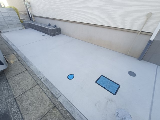 三郷市　上彦名　新築戸建　全2棟の駐車場|駐車場があります