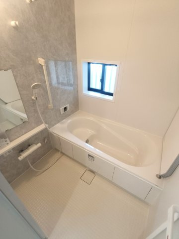 三郷市　上彦名　新築戸建　全2棟の浴室|お風呂で日々の疲れを落としましょう