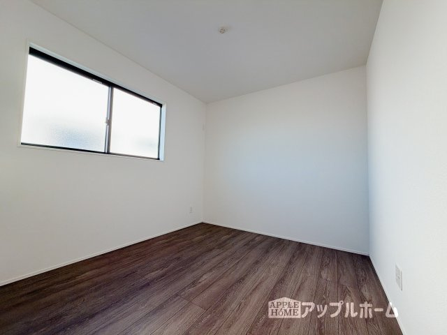 【新築住宅】羽生市加羽ヶ崎 全2棟の洋室|居室は全室収納あり！たっぷりある収納活用でお部屋もキレイを保てます♪