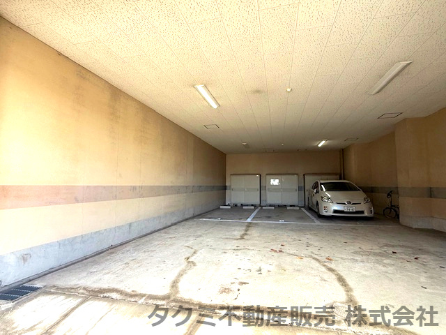 アーバンヴィレッジ垂水高丸の駐車場|車庫権利付きです！！