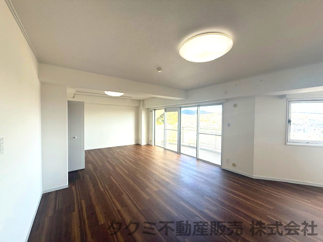 アーバンヴィレッジ垂水高丸の居間・リビング