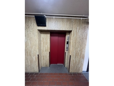 ファミリーコーポ緑地公園のエントランス