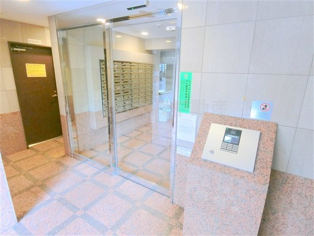 メインステージ蒲田Ⅱのエントランス|防犯カメラTVモニター付オートロック宅配BOXメールBOX管理人室　エントランス