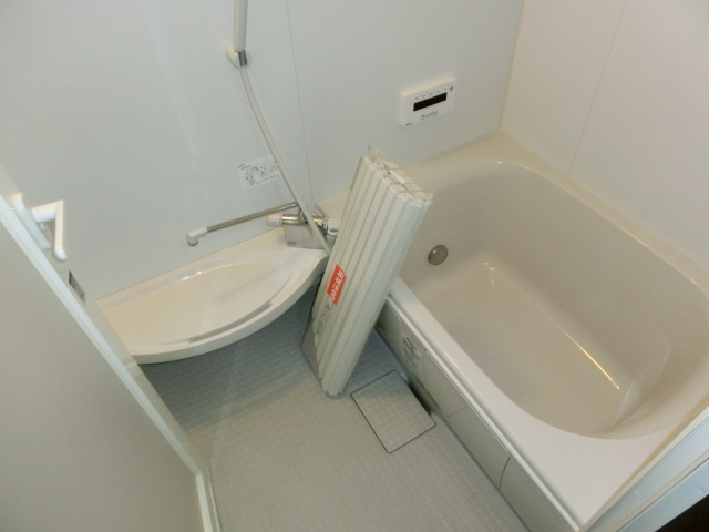 【浴室】 | パレスステージ小平 | 清潔感のあるバスルーム。