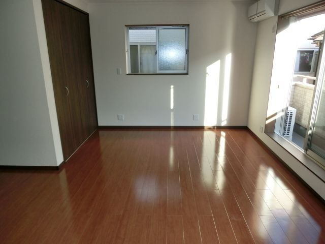 【寝室】 | パレスステージ小平 | ２面採光の明るい寝室スペース。