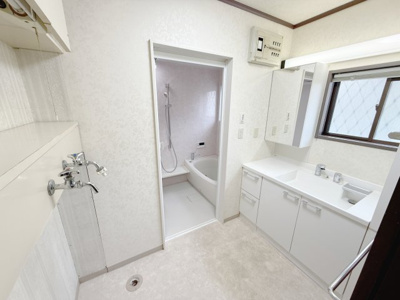 【独立洗面台】 | 泉が丘５丁目貸家