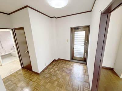 【その他】 | 泉が丘５丁目貸家 | 勝手口付き！階段下収納もあります！