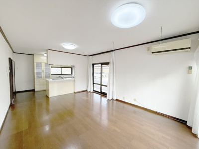 【居間・リビング】 | 泉が丘５丁目貸家 | １６帖の広々リビング！