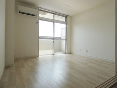 【居間・リビング】 | レジデンスカープ小山 | 同社施工例