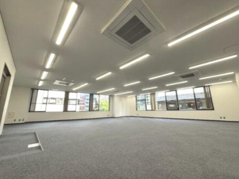 小松ビルの内装