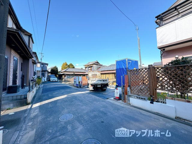 【新築住宅】東松山市幸町 全1棟の前面道路含む現地写真