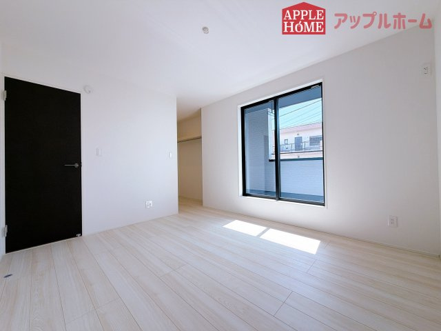 【新築住宅】熊谷市肥塚 全1棟の洋室|２階居室は全室収納あり！たっぷりある収納活用でお部屋もキレイを保てます♪