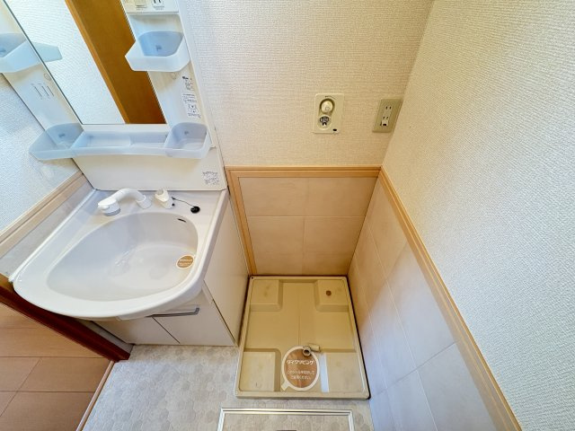 ゼファーコートのその他|写真は同建物の別部屋を参考に掲載しております。