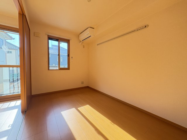 ゼファーコートの寝室|写真は同建物の別部屋を参考に掲載しております。