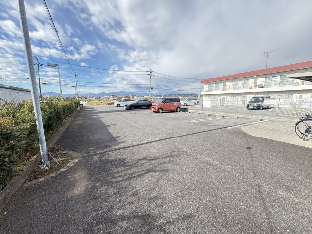 ゼファーコートの駐車場