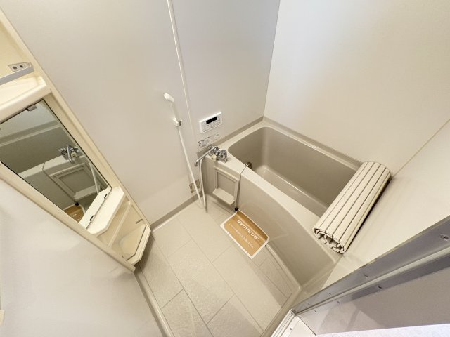 ゼファーコートの浴室|写真は同建物の別部屋を参考に掲載しております。