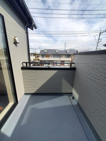 吉川市　吉川2丁目　新築戸建　全1棟のバルコニー|施工例です