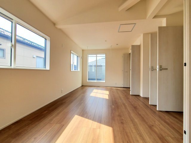 吉川市　吉川2丁目　新築戸建　全1棟の居間・リビング|施工例です