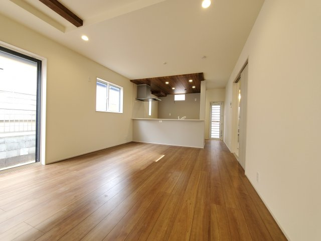 吉川市　吉川2丁目　新築戸建　全1棟の居間・リビング|施工例です