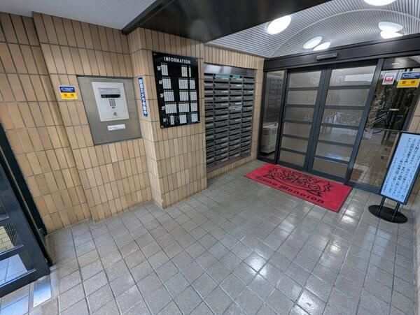 ライオンズマンション文京第３のエントランス