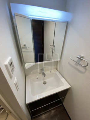 【洗面所】 | グランカーサ難波元町 | グランカーサ難波元町　独立洗面台（3面鏡）