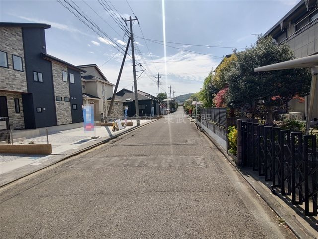 【前面道路含む現地写真】の画像