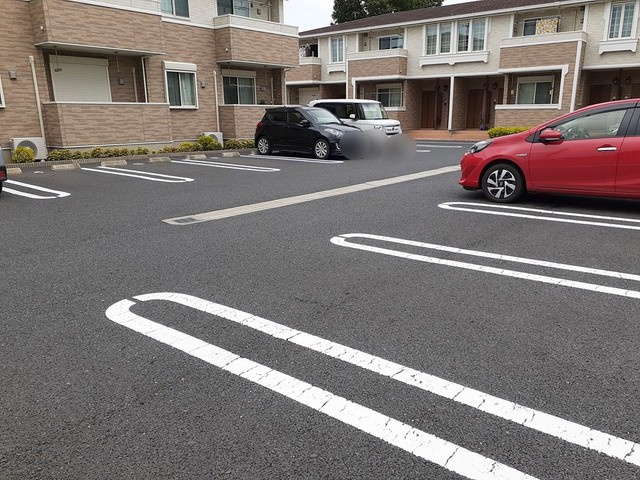 サンヴェール大芝Aの駐車場