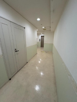 南森町ビルのロビー