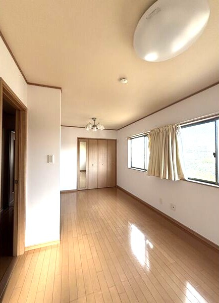 比良一丁目貸家の寝室