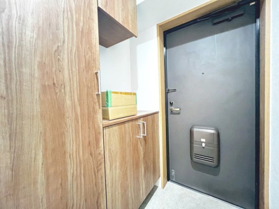 【玄関】 | ライオンズマンション上野芝5丁 | 【玄関】ゆとりの玄関ですよ！玄関にシューズボックスありますよ！玄関周りもスッキリ片付きますね♪