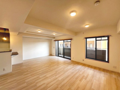 【居間・リビング】 | ライオンズマンション上野芝5丁 | ＪＲ阪和線「上野芝」駅まで徒歩６分！毎日の通勤・通学に便利ですね♪