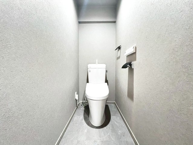 ライオンズマンション上野芝5丁のトイレ|【トイレ新調】温水便座洗浄便座ですので、寒い日も温かい便座で安心して使用していただけますよ！