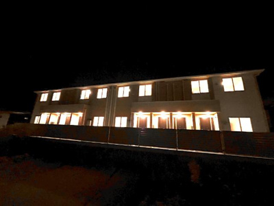 【外観】 | マリヤージュ | 外観写真（夜）